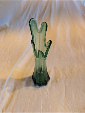 2/30$ Vintage Green Hand-Blown Art Glass Swung Vase